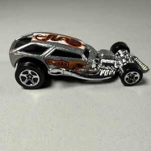 Hot Wheels Surf Crate Silver Die-Cast 1:64